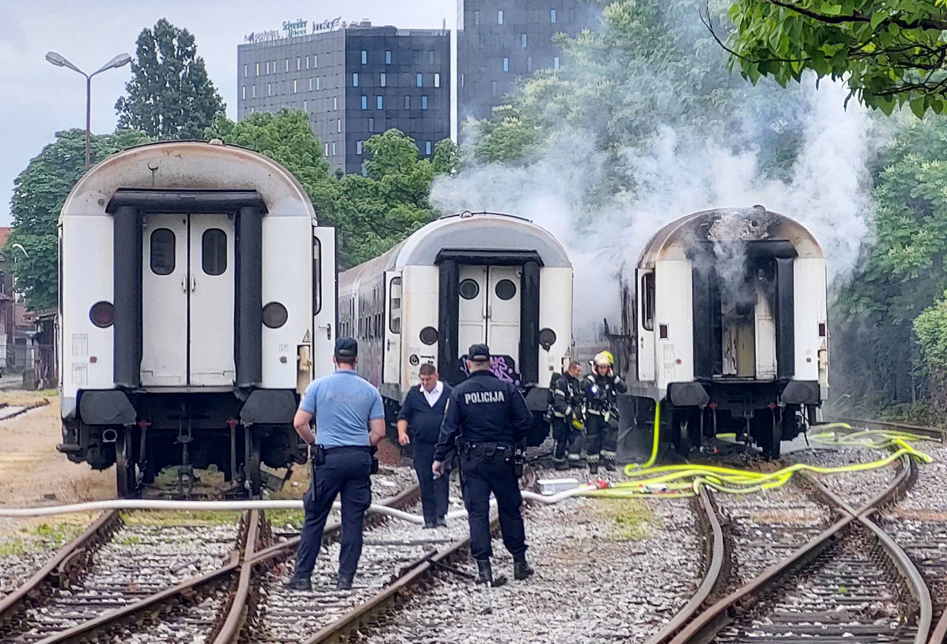 Zagreb: Gori nekoliko vagona na Glavnom kolodvoru