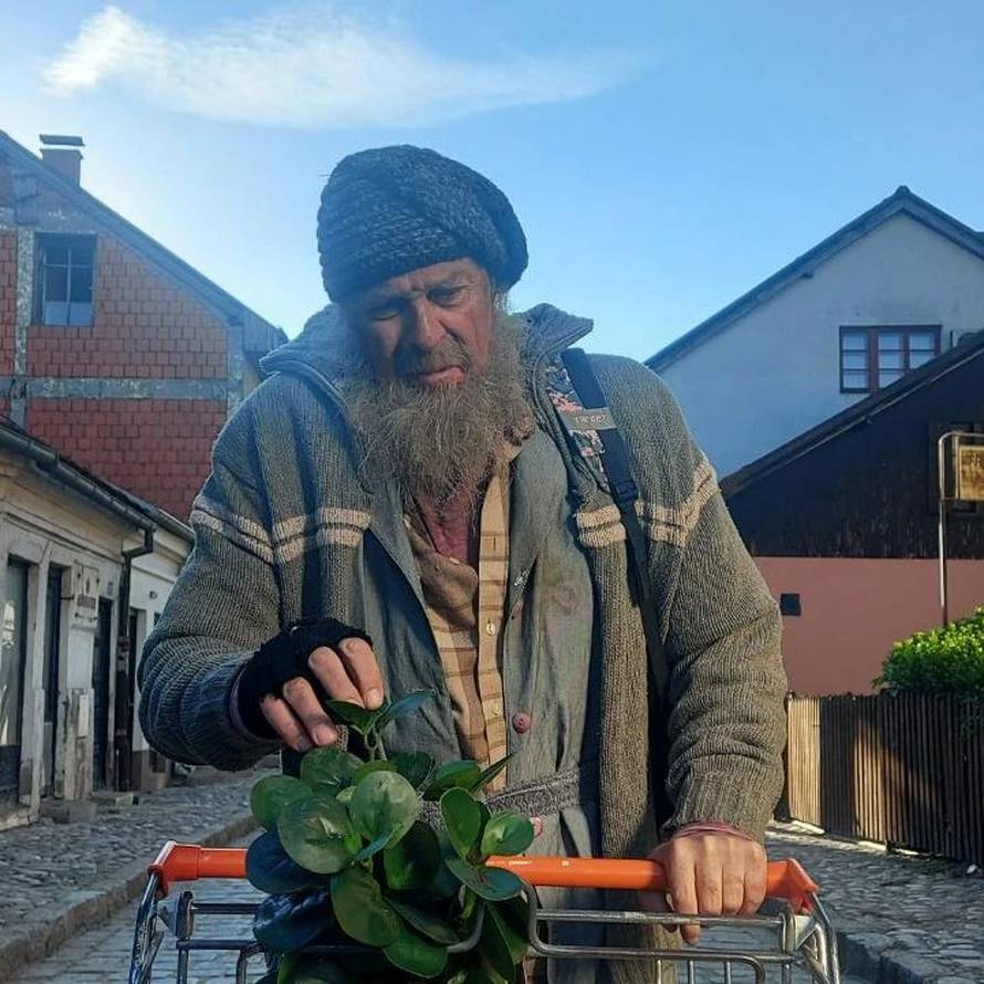Jedan od najvećih glumačkih zavodnika postao 'beskućnik', pratitelji u šoku: Ovo nije istina