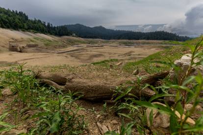 Zbog remonta i održavanja hidroenergetskog sustava Vinodol ispražnjeno je Lokvarsko jezero