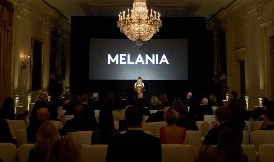 Melania je imala glamuroznu premijeru filma o sebi u Bijeloj kući, stigla Ronaldova Georgina