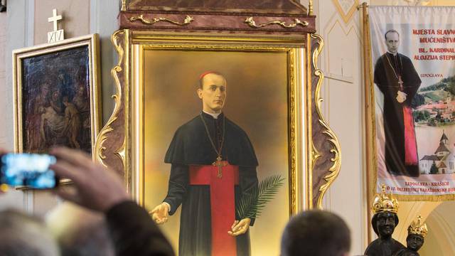 Kontroverznu ikonu Stepinca 'u paklu' obojali u bijelo: 'Molim Katolike i Hrvate za oprost...'