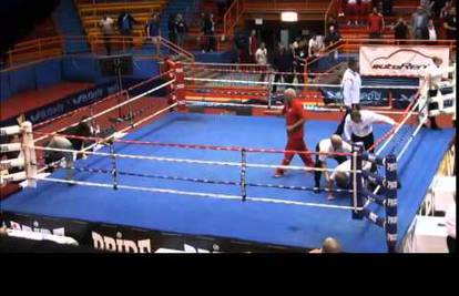 Hrvatski boksač nokautirao je suca i tukao ga na podu ringa