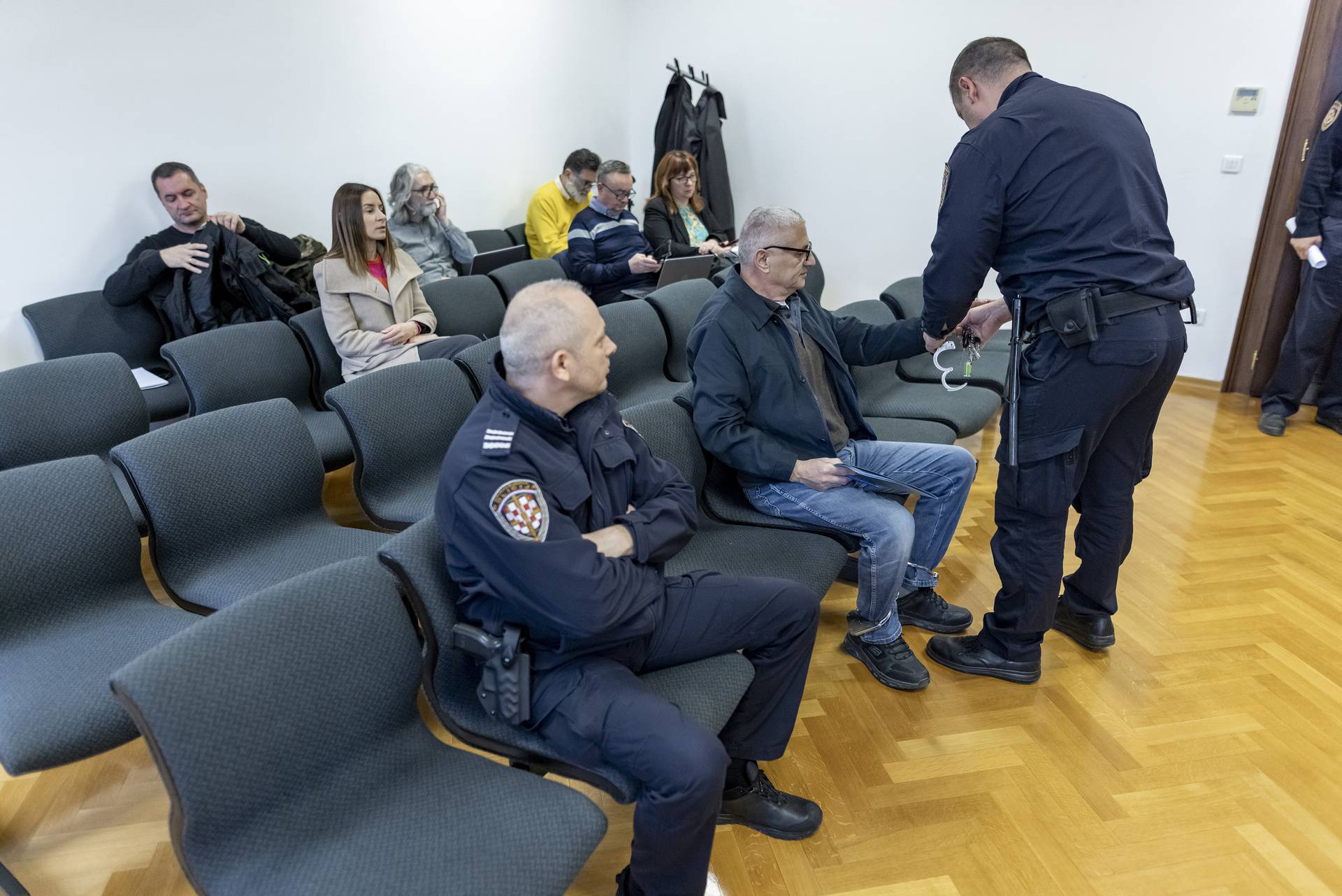 Osijek: Počelo suđenje Željku Travici za ratni zločin