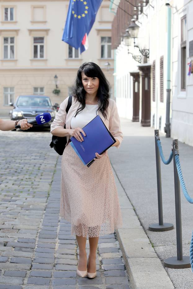 Zagreb: Ministri dolaze na sjednicu prvog radnog dana nove Vlade RH