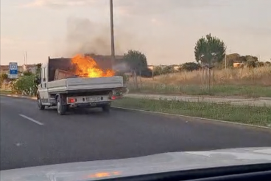 Nevjerojatna snimka iz Pule: 'Kamion gori, on vozi'
