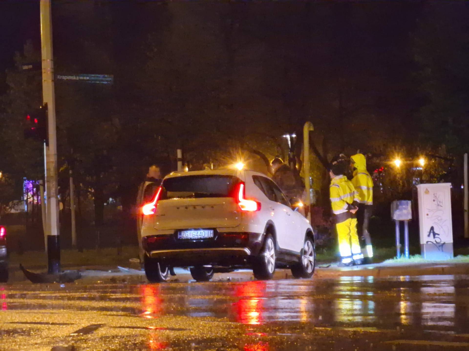 FOTO Sudar na Selskoj cesti u Zagrebu, dvoje ljudi ozlijeđeno