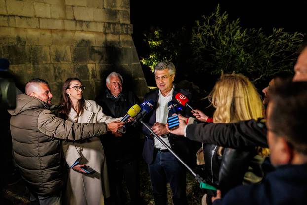 Svirče: Andrej Plenković dao je izjavu medijima uoči procesije "Za križen"