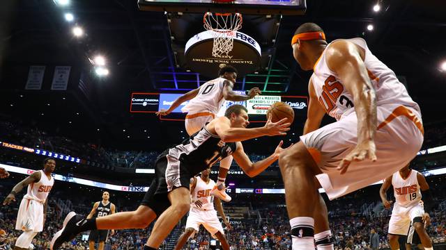 NBA: San Antonio Spurs at Phoenix Suns