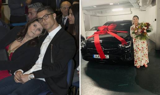 Ronaldo usrećio majku: Kupio joj Mercedes za Majčin dan...