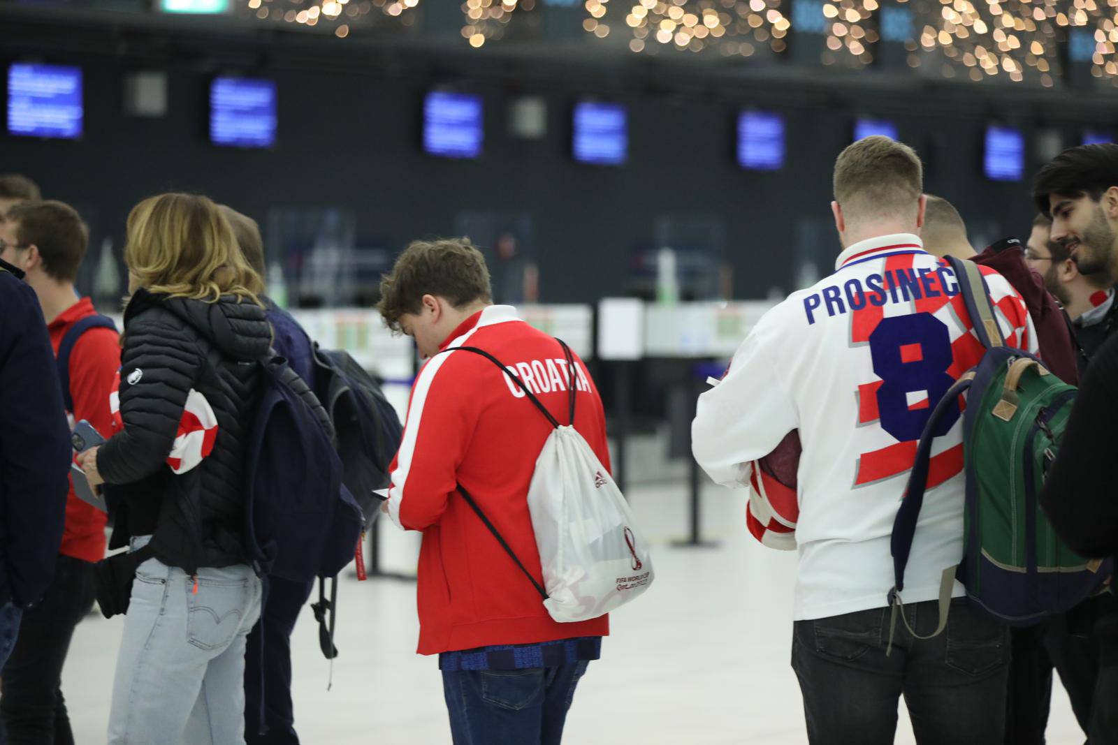 Hrvatski navijači s Plesa kreću prema Dohi dati podršku hrvatskoj nogometnoj reprezentaciji