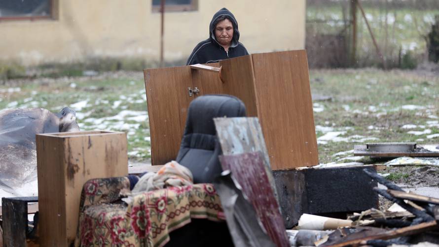 Drama kod Zagreba: Izvukla nepokretnog muža iz požara