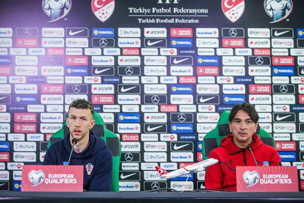 Bursa: Zlatko Dalić i Ivan Perišić na konferenciji za medije uoči sutrašnje utakmice s Turskom
