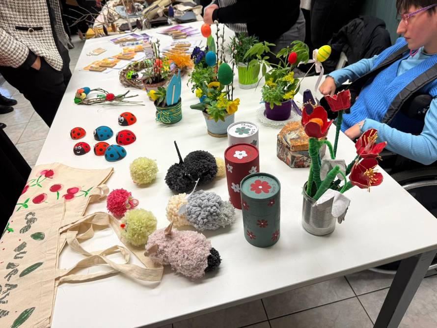 Ministar na sajmu u Zagrebu: Kupit ću si pernicu i čestitku