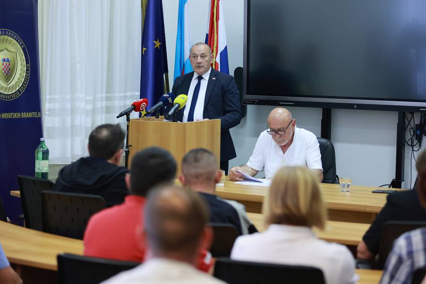 Vukovar: Ministar Medved na završnoj identifikaciji posmrtnih ostataka osoba nestalih u Domovinskom ratu