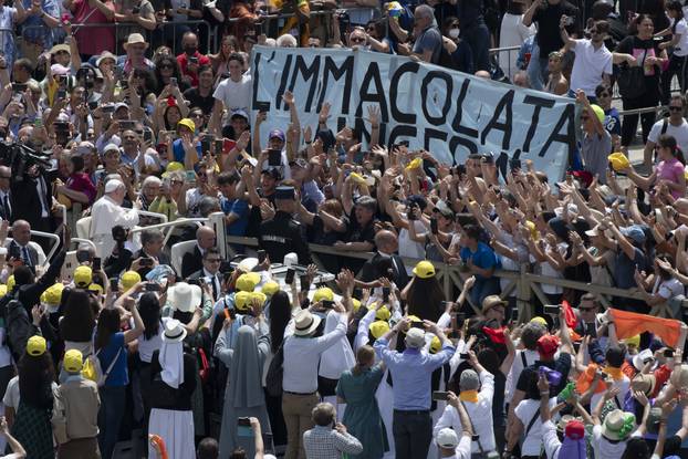 ITALY - POPE FRANCISPRESIDES OVER THE CELEBRATION OF THE CANONIZATION OF BLESSEDS IN ST PETER SQUARE AT THE VATICAN - 2022/05/15