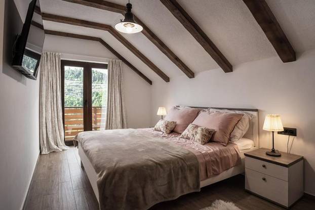 FOTO Vila s pogledom na jezero u Fužinama je sve što nam treba za savršeni proljetni odmor