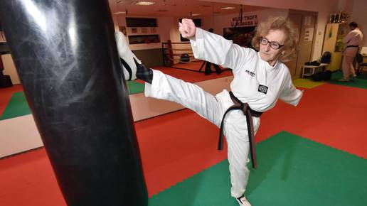Varaždinska doktorica Poje (74) položila za crni pojas u karateu!