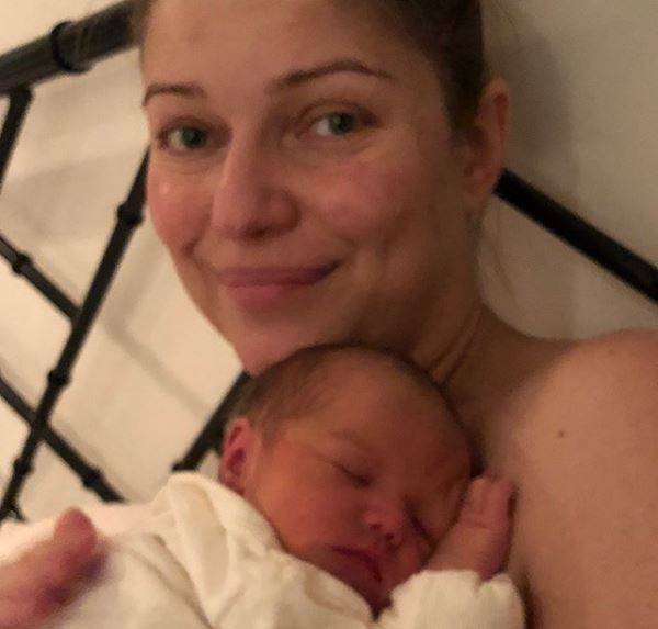 Hrvatska Bond djevojka rodila sina: Bolje je nego što se čini