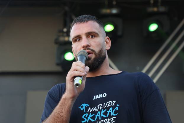 Split: Sportsko-humanitarno natjecanje "Najluđi skakač Hrvatske"