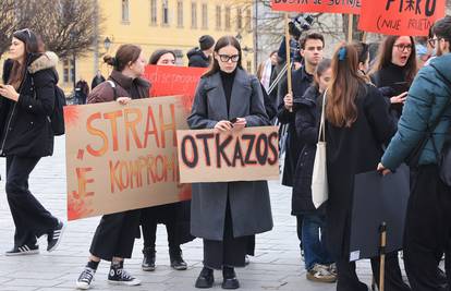 Profesor optužen za nasilništvo se vratio na Akademiju. Stotinu studenata prosvjeduje u Osijeku