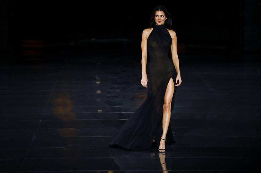 storyeditor/2026-09-29/2026-09-28t201831z-924073565-rc2jsnafqnjx-rtrmadp-3-fashion-paris-loreal.jpg
