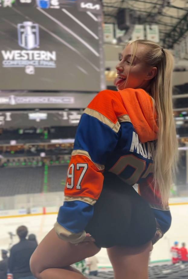 FOTO 'Toliko sam lijepa da ne mogu otići na utakmicu, svi gledaju u mene, a ne hokej'