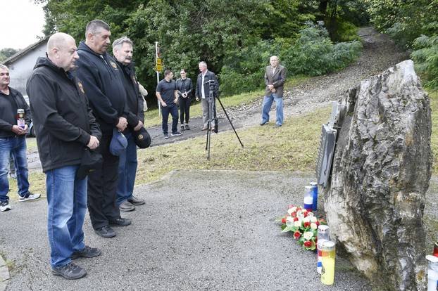 Panjani: Polaganje vijenaca kod spomen obilježja poginulim ruskim novinarima