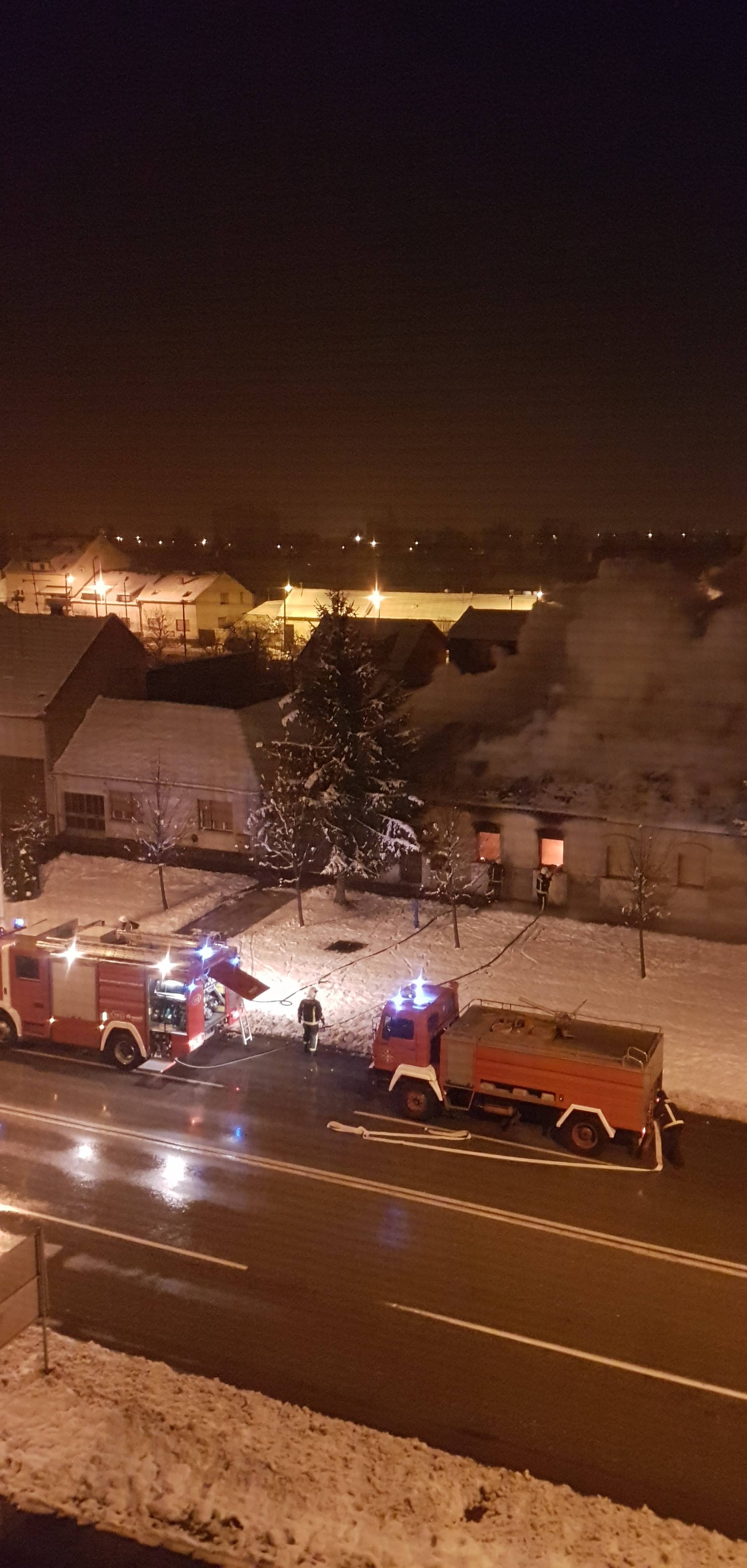Žena poginula u gorućoj kući u Osijeku: Našli su je vatrogasci