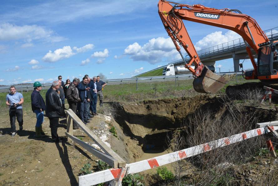 DORH: Do onečišćenja uzoraka vode u Sl. Brodu došlo slučajno