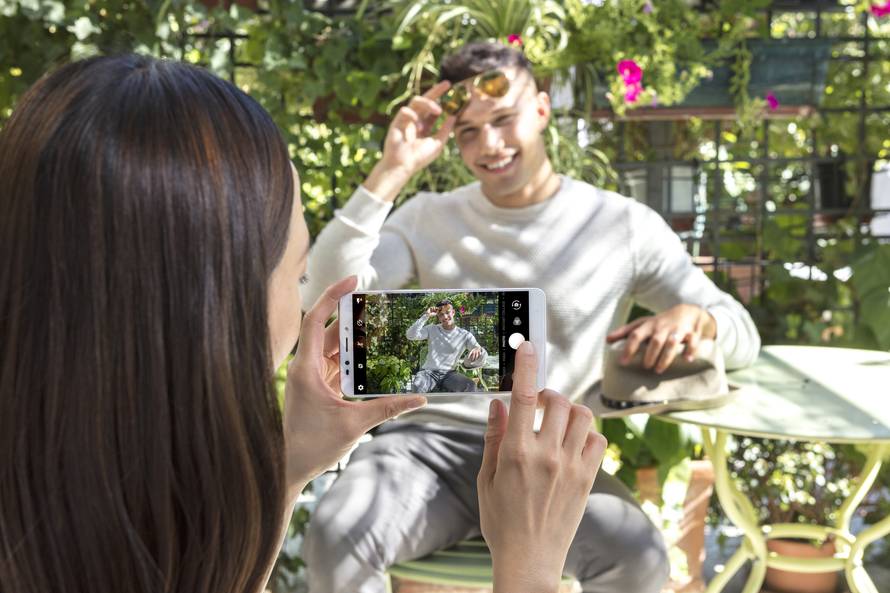 Alcatelov poker: Četvorka koja cilja na ljubitelje fotografiranja