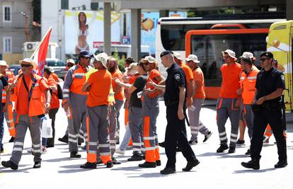 Jednodnevni štrajk solidarnosti s radnicima Cesta Šibenik d.o.o.