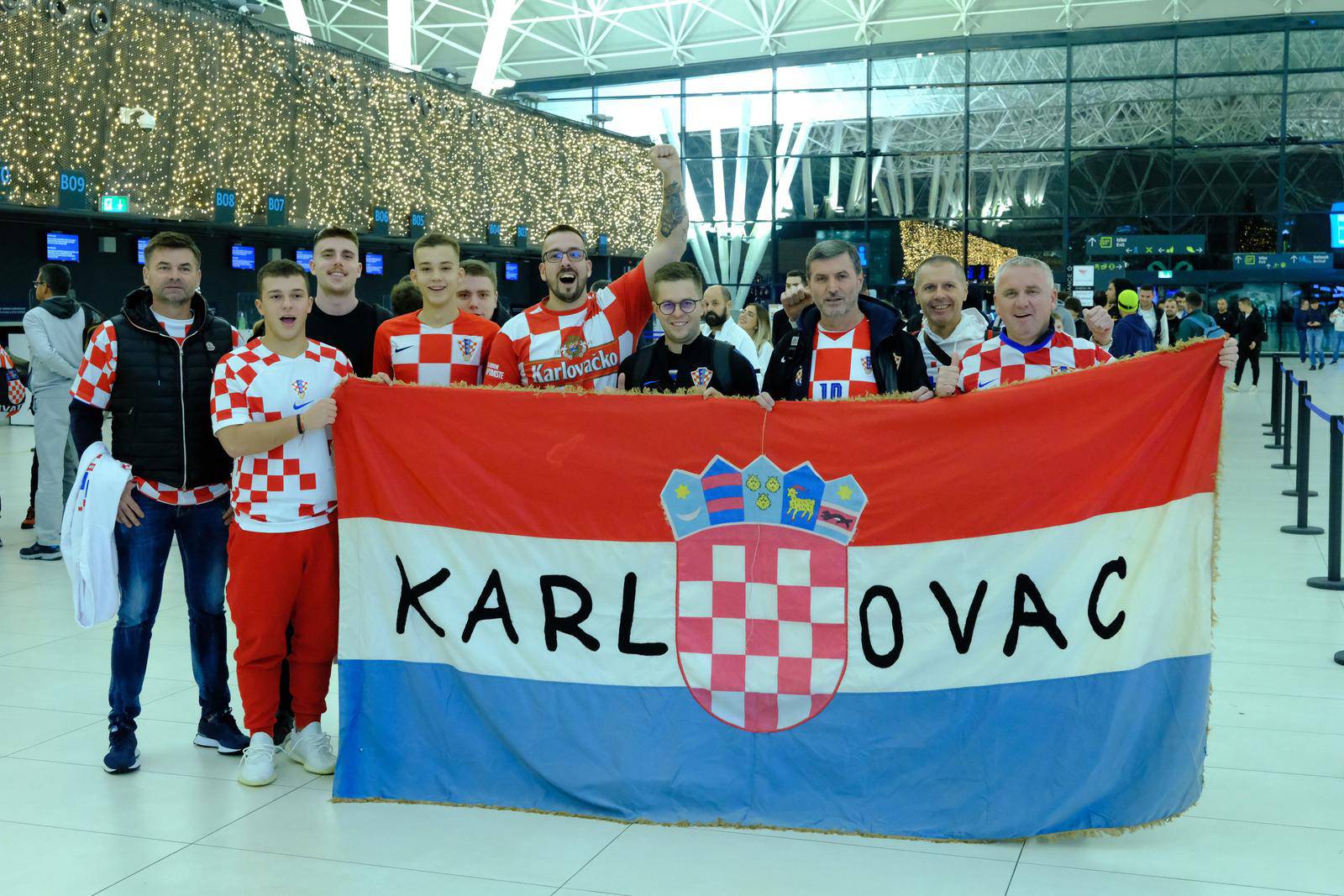 Hrvatski navijači s Plesa kreću prema Dohi dati podršku hrvatskoj nogometnoj reprezentaciji