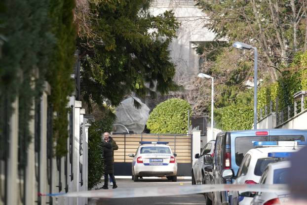 Beograd: Na ku&cacute;u Zdravka &Ccaron;oli&cacute;a na Dedinju ba&ccaron;ena je bomba