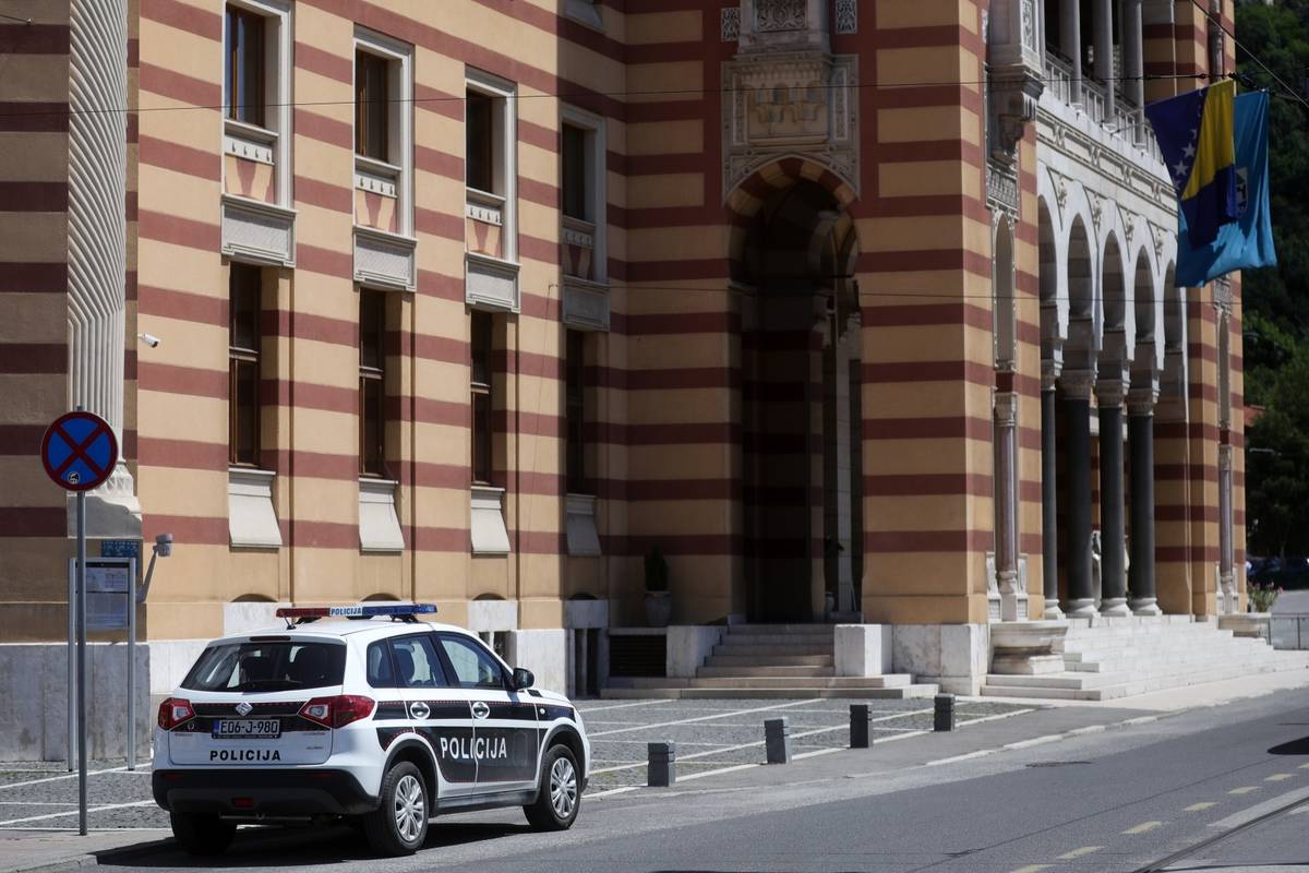Užas pokraj Sarajeva: Oteo je djevojku, skinuo ju golu, tukao i natjerao da s njime šmrče drogu