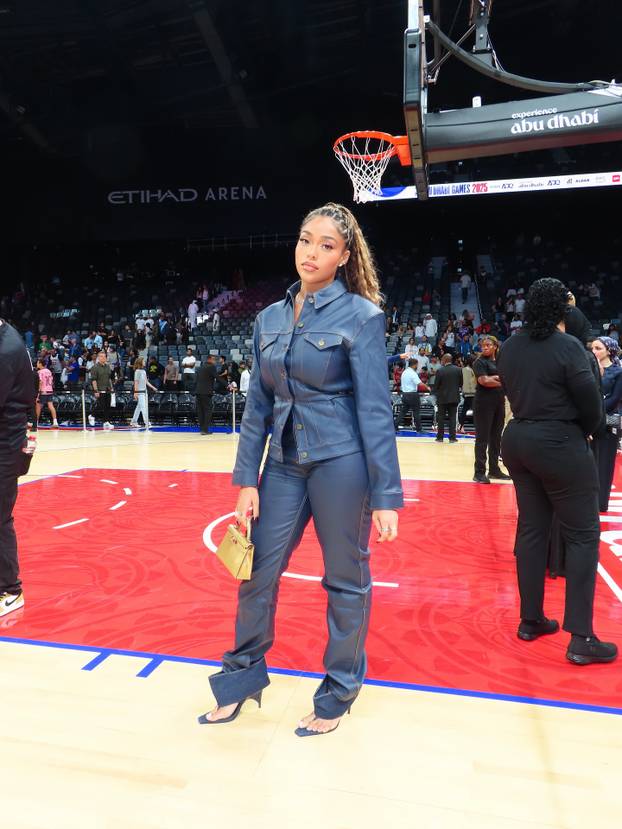 FOTO Djevojka NBA zvijezde na utakmici otkrila previše. Ili ne?