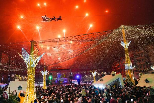 FOTO Najbolji i najraskošniji u Europi! Pogledajte kako izgleda čarobni Advent u Rumunjskoj