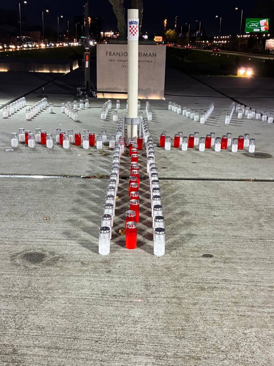 Svečani program uoči Dana sjećanja: Vukovarsko svjetlo mira zasvijetlilo u Zagrebu