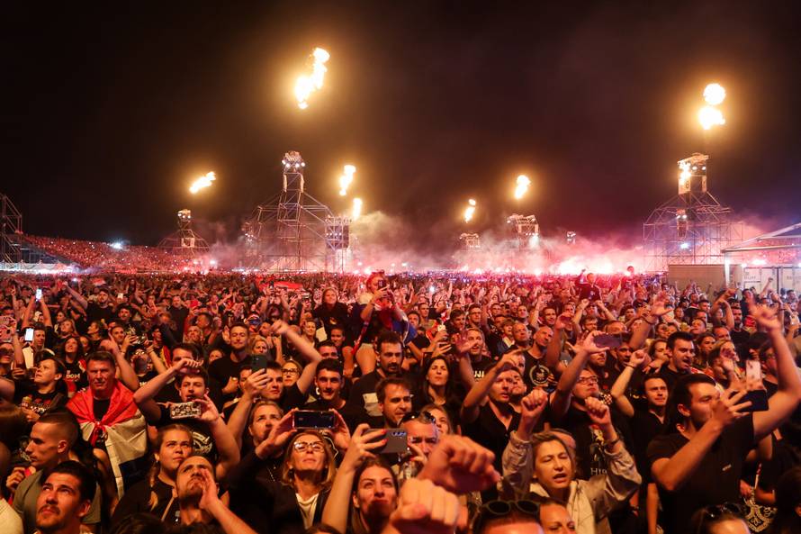 Obožavatelji na velikom koncertu Marka Perkovića Thompsona u Sinju