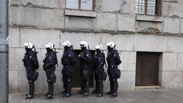 Beograd: Policija je blokirala protivnike Europrajda 