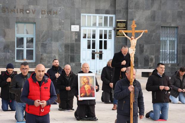 Šibenik: Muška molitva krunice