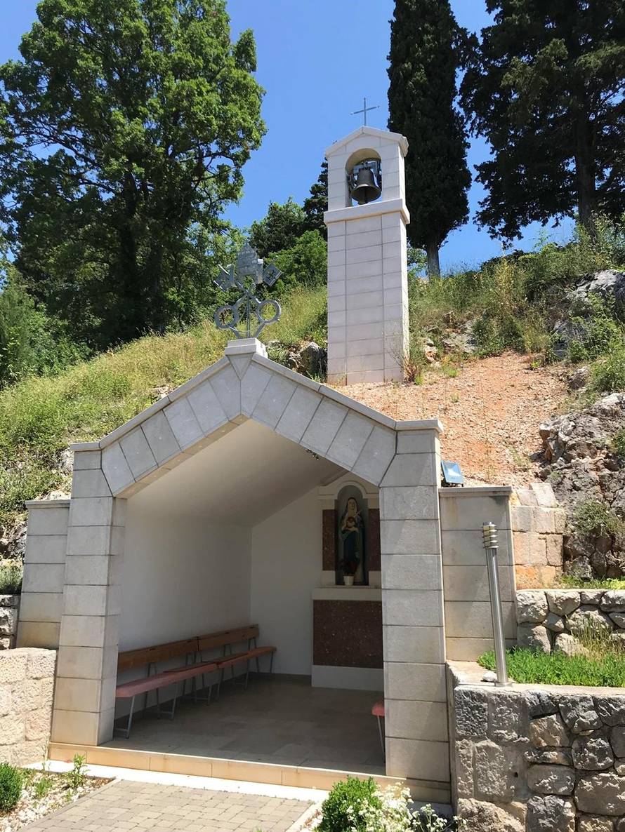 Rebić je otplatio kredite svima u selu, sredio je i kapelicu: 'Kad dođe kući, čeka ga jumbo pizza'