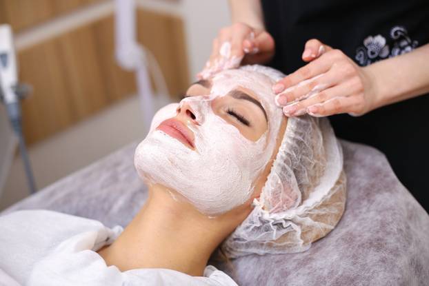 18 stvari koje muškarci nauče o ženama tek kad žive s njima