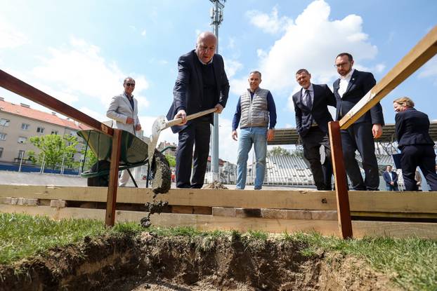 Polaganjem kamena temeljca obilježen početak radova na rekonstrukciji nogometnog stadiona Zagreb