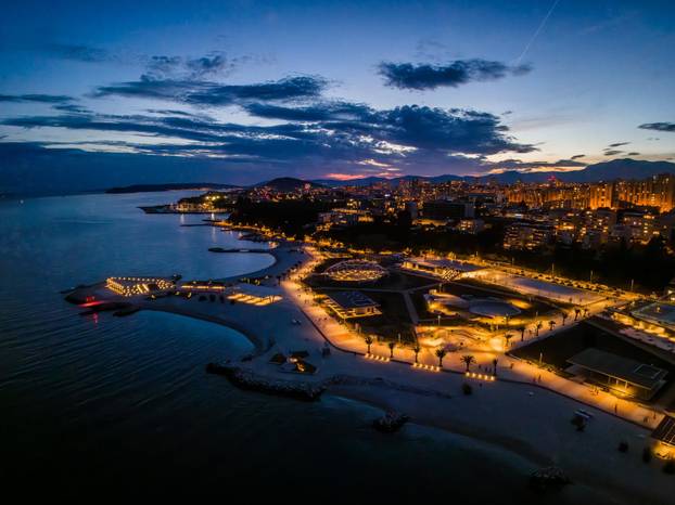 Noćne fotografije novouređenog Žnjanskog platoa