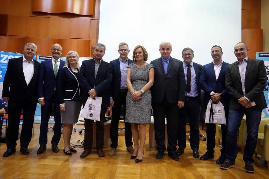 'Treba nam žestoka promjena, sa svim problemima na putu'