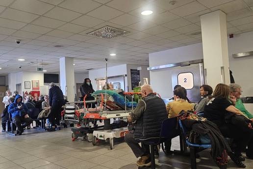 'Tata već 40 sati čeka na hitnoj na Rebru. Čeka da ga prime na odjel, tamo vlada potpuni kaos'