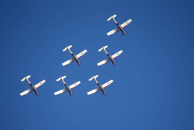 ARHIVA - Na današnji dan 2015. u Zagrebu održan veliki vojni mimohod