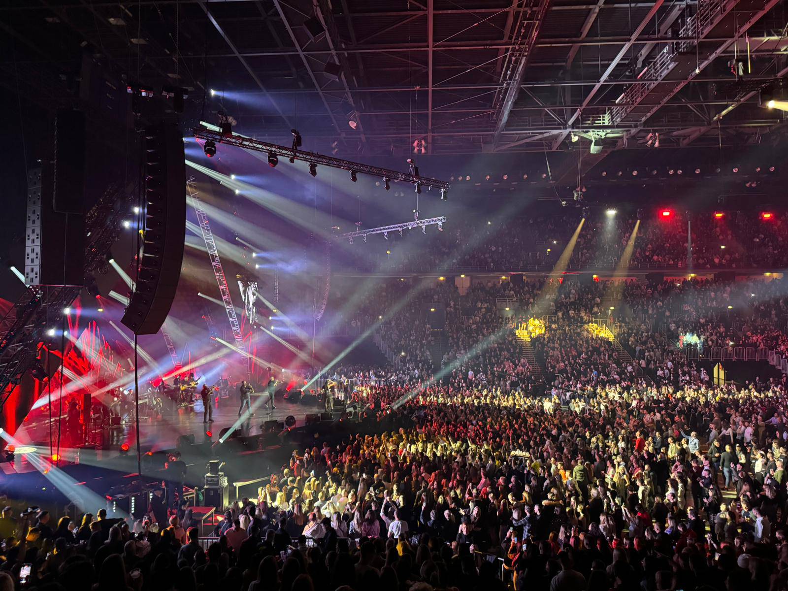 Počeo četvrti koncert Prijovićke, prepunoj Areni Zagreb poručila: 'Idemo napraviti lom večeras!'