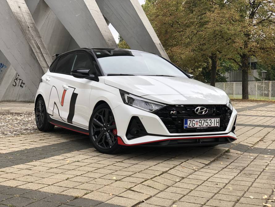 Test vatrenog Hyundaija i20: Otrov se čuva u malim bočicama