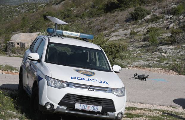 Solin: Policija nastavlja očevid nedaleko od lokacije gdje je pronađeno tijelo nepoznate osobe